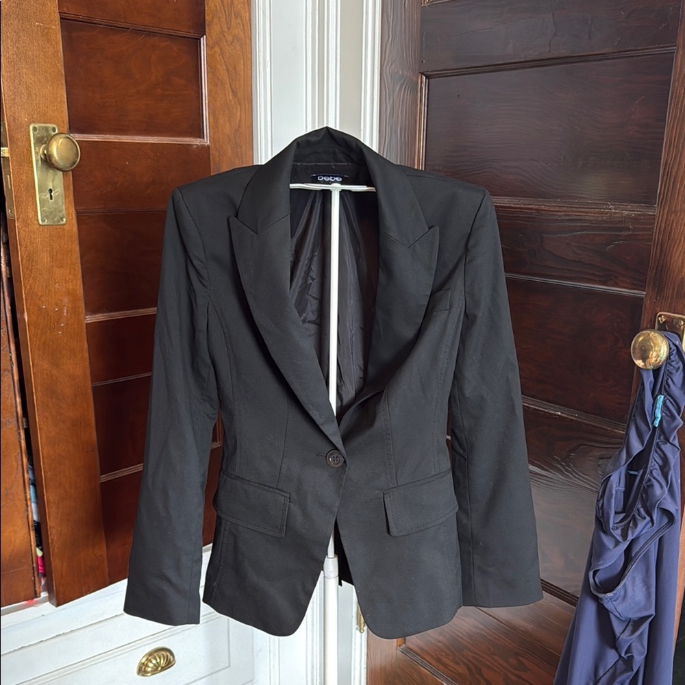 bebe Black One Button Blazer Classic Design Tailored Fit- worn 4-5x